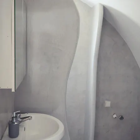 Leon Lux Aparthotel 3*