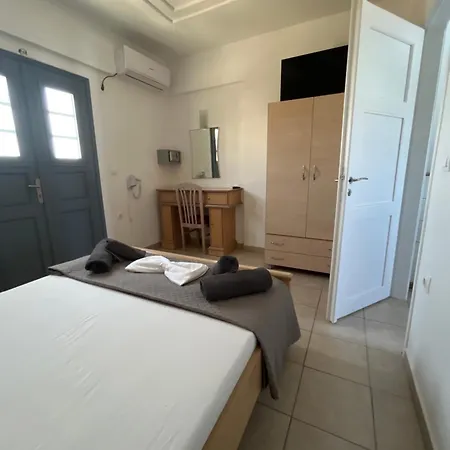 Leon Lux Aparthotel Perivolos (Santorini)