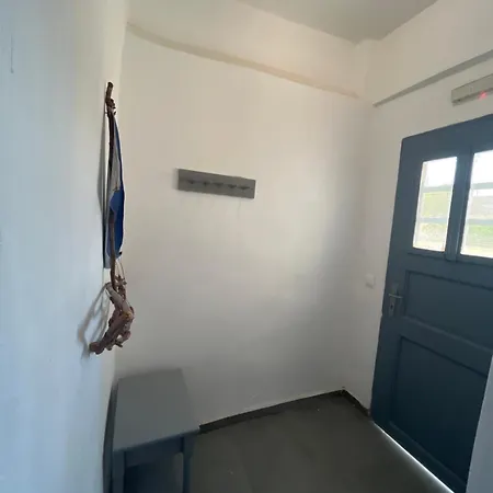 Leon Lux 3* Perivolos (Santorini)