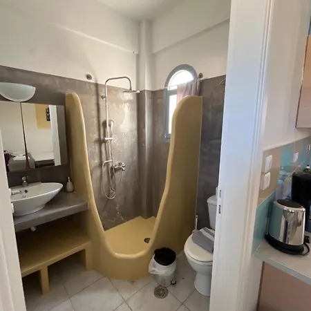 Leon Lux 3* Perivolos (Santorini)