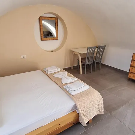 Leon Lux Aparthotel