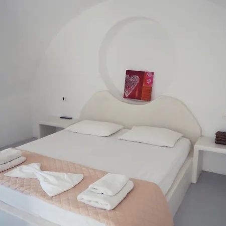 Leon Lux Aparthotel Perivolos (Santorini)