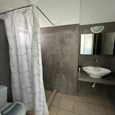 Leon Lux 3* Perivolos (Santorini)