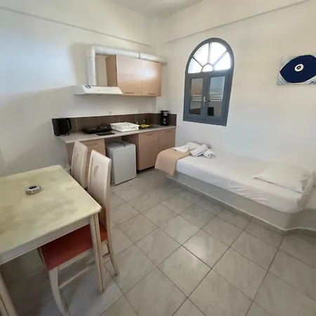 Leon Lux Aparthotel Perivolos (Santorini)