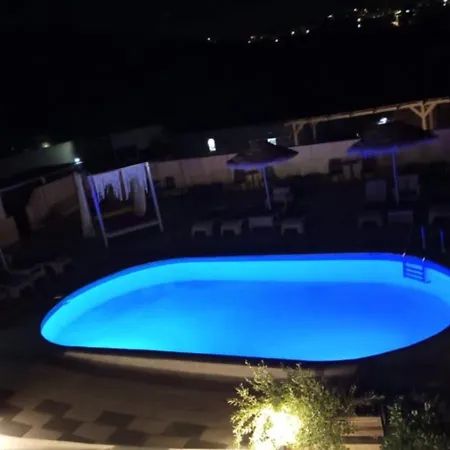 Aparthotel Leon Lux Perivolos (Santorini)