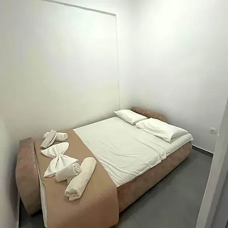 Leon Lux Aparthotel