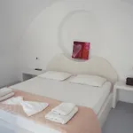 Leon Lux Aparthotel Perivolos (Santorini)