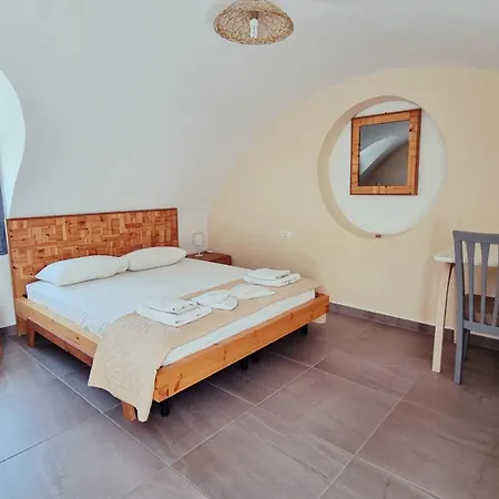 Leon Lux Apart-hotel 3*