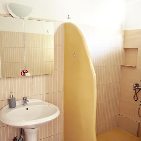 Leon Lux Apart-hotel Perivolos (Santorini)