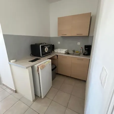 Leon Lux 3* Perivolos (Santorini)