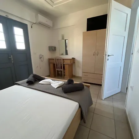 Leon Lux Aparthotel Perivolos (Santorini)