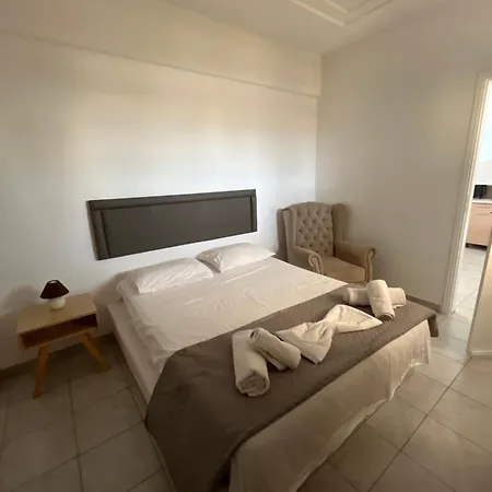 Aparthotel Leon Lux Perivolos (Santorini)