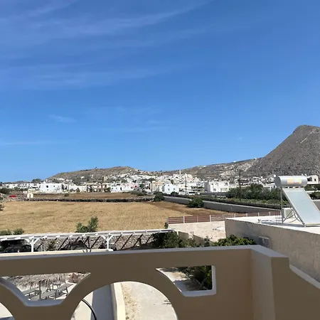 Leon Lux Perivolos (Santorini)