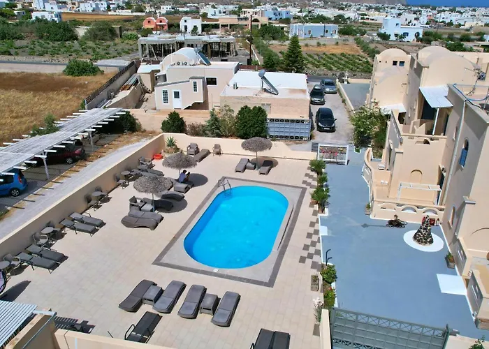 Leon Lux Perivolos (Santorini)