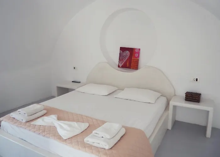 Leon Lux Aparthotel Perivolos (Santorini)