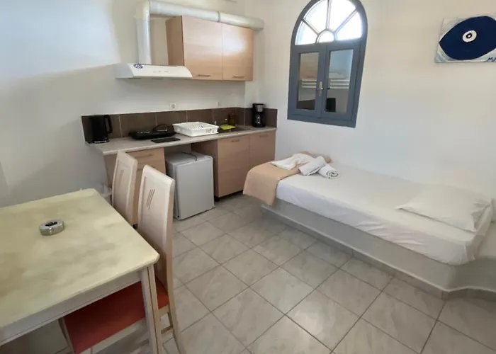 Leon Lux Aparthotel Perivolos (Santorini)