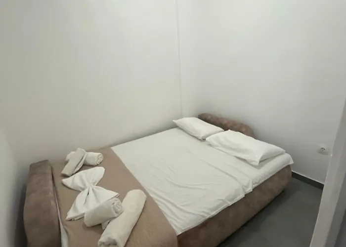 Leon Lux Aparthotel Perivolos (Santorini)