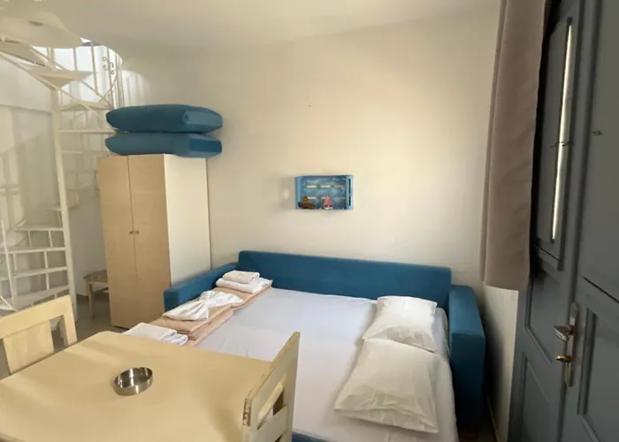 Leon Lux 3* Perivolos (Santorini)