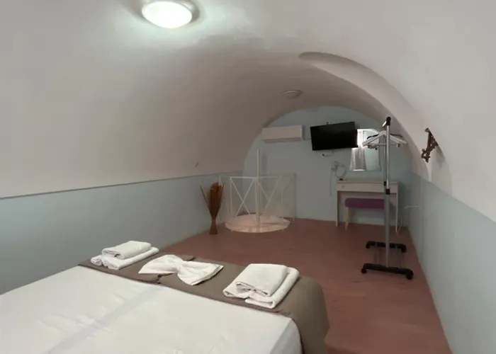 Aparthotel Leon Lux Perivolos (Santorini)