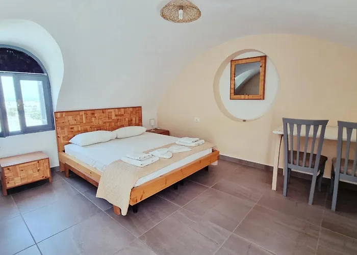 Leon Lux Aparthotel 3*