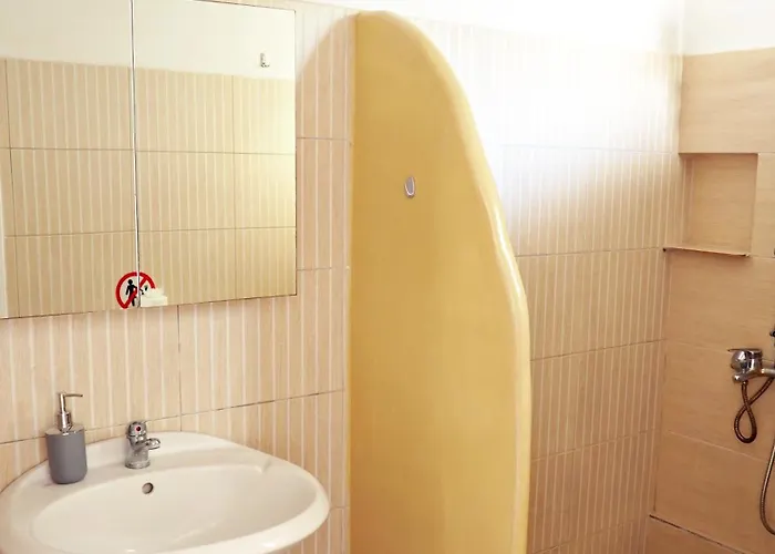 Leon Lux Aparthotel Perivolos (Santorini)