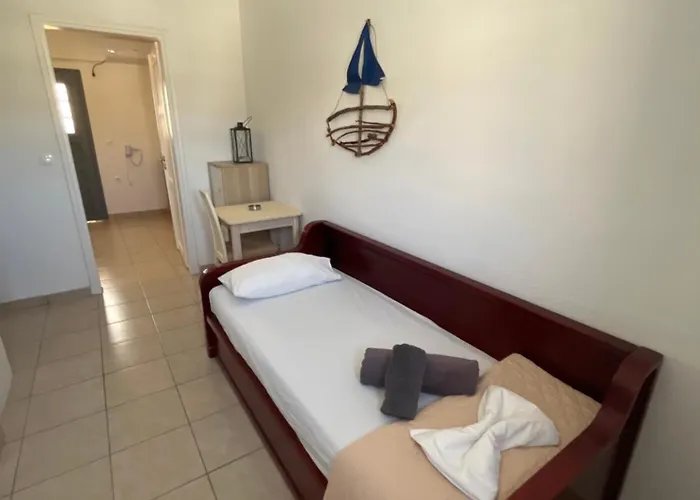 Leon Lux Aparthotel 3*