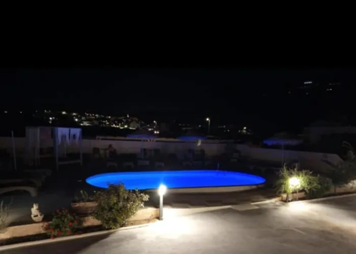 Aparthotel Leon Lux 3*