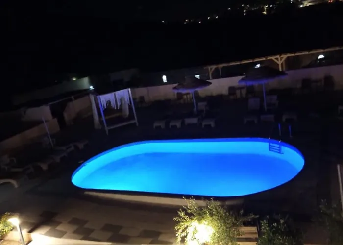 Aparthotel Leon Lux Perivolos (Santorini)